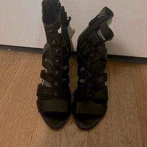 Leather gladiator sandals 9.5M